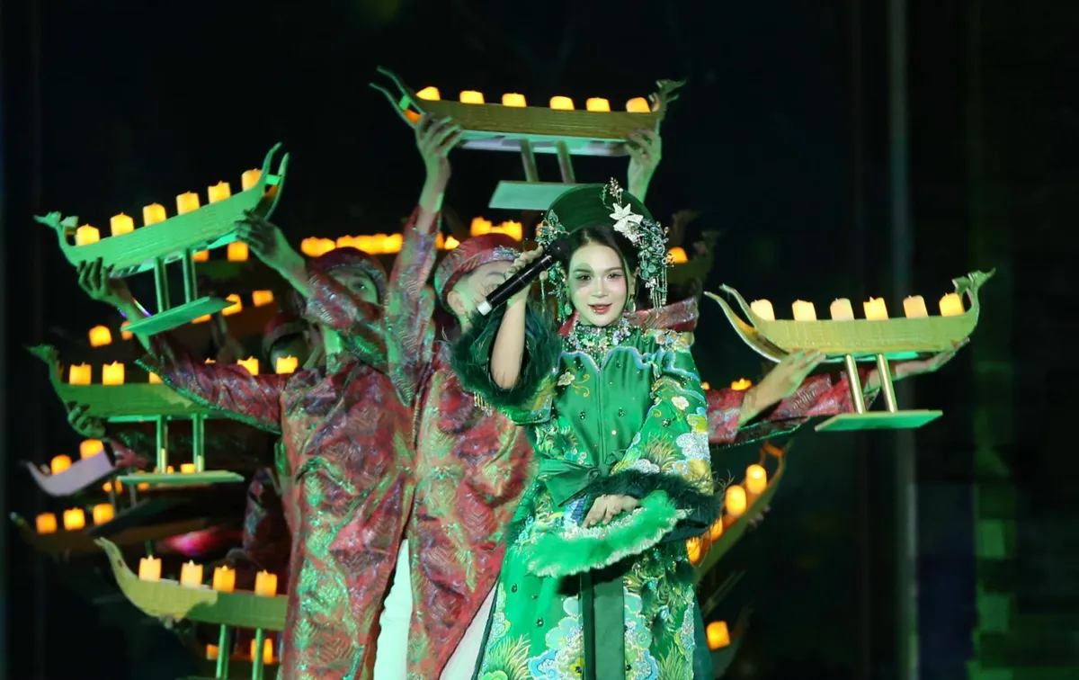 Khai mạc Lễ hội Văn hóa Thế giới tại Hà Nội: Hòa sắc năm châu giữa lòng di sản - Ảnh 8.