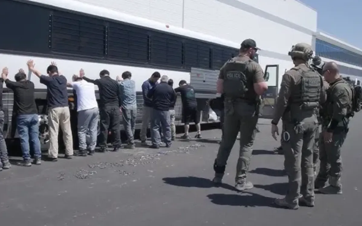 ICE Mỹ truy quét nhập cư quy mô lớn tại nhà máy Hyundai ở bang Georgia hôm 5/9 khiến 475 lao động bị bắt (Ảnh chụp màn hình YouTube)