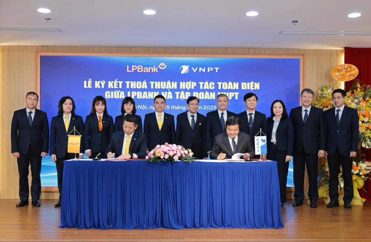 VNPT và LPBank ký kết hợp tác toàn diện, thúc đẩy chuyển đổi số và phát triển bền vững - Ảnh 1.
