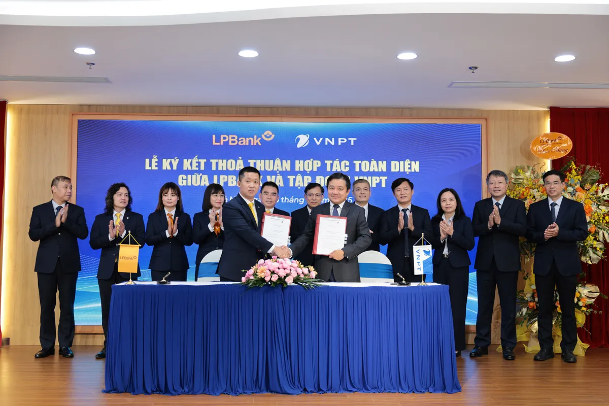 VNPT và LPBank ký kết hợp tác toàn diện, thúc đẩy chuyển đổi số và phát triển bền vững - Ảnh 2.