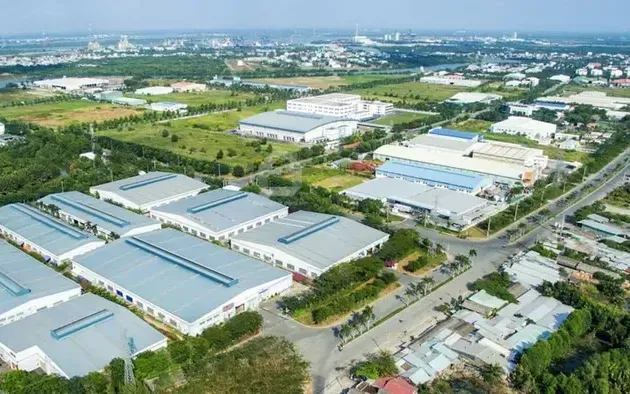 Sau hợp nhất, cả nước bắt đầu tái cấu trúc kinh tế với trọng tâm công nghiệp hóa, hiện đại hóa và chuyển đổi xanh. 