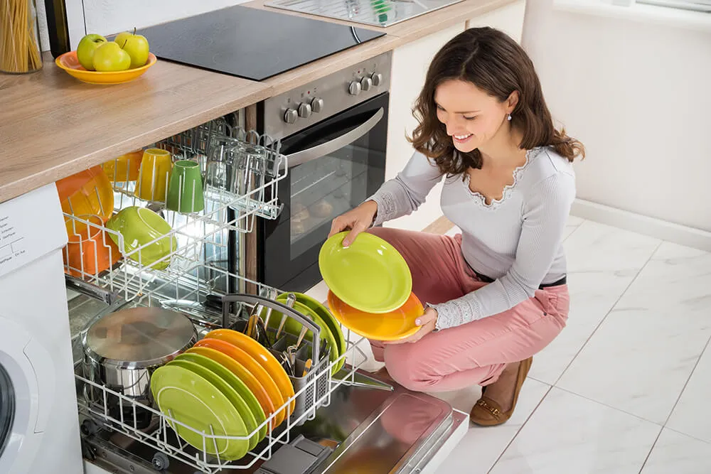 Những sai lầm phổ biến khi sử dụng máy rửa bát thường mắc phải - Ảnh 1.
